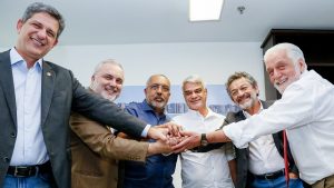 A partir da esquerda, a bancada do PT: Rogerio de Carvalho (SE), Jean Paul Prates (RN), Paulo Paim (RS), Humberto Costa (PE), Paulo Rocha (PA) e Jaques Wagner (BA)